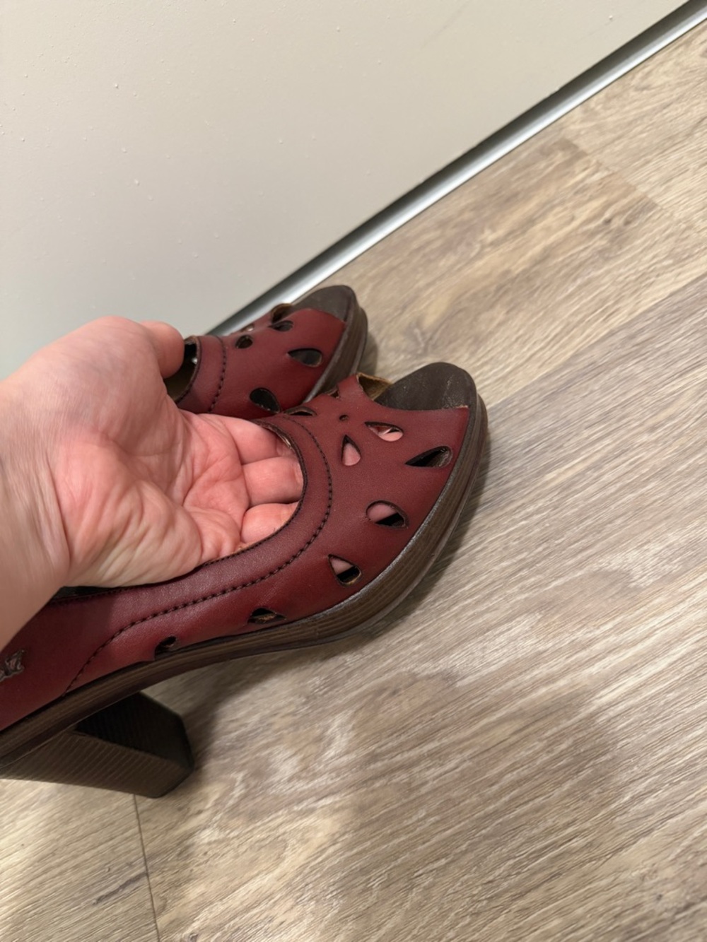 Women’s real Leather Peep-Toe Slingback Heels - Picture 2 of 4
